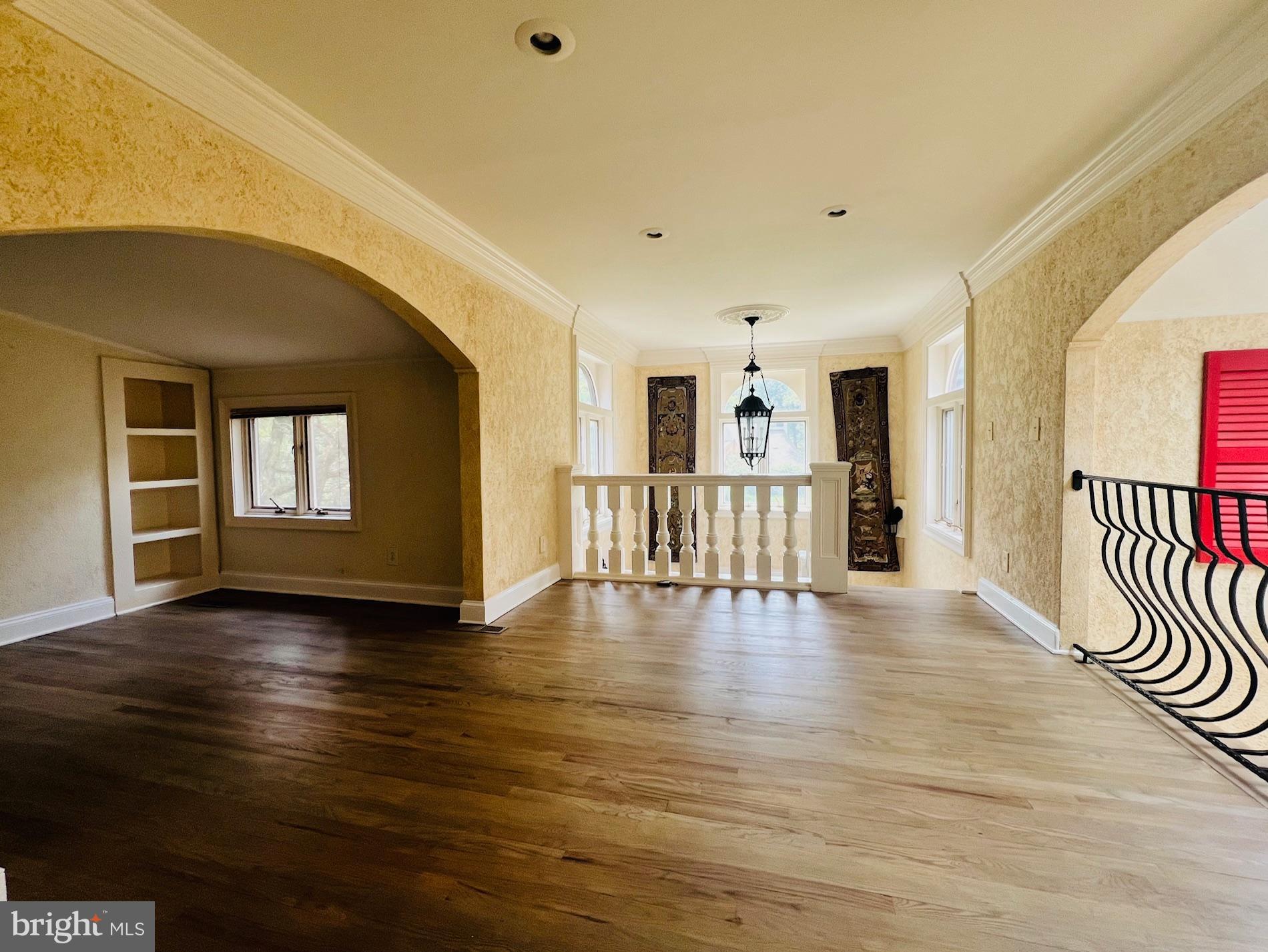15729 Holly Grove Road Silver Spring, MD 20905 - Photo 21 of 37 Foyer and reading area