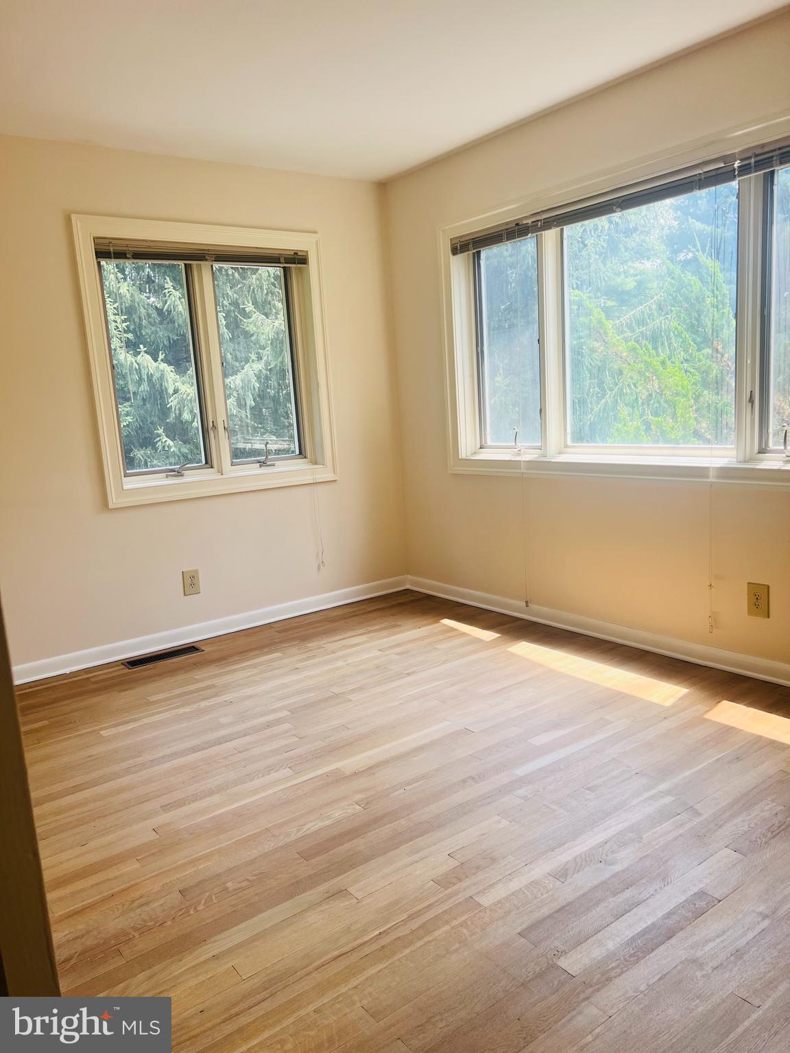 15729 Holly Grove Road Silver Spring, MD 20905 - Photo 34 of 37 Bedroom 4