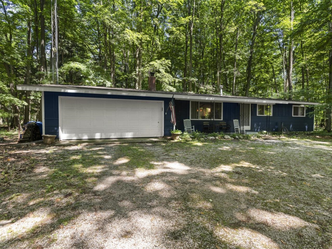 5375 West Cove Road Honor, MI 49640 - Photo 2 of 33 1923992-c66f675e-5304-425d-af1a-616cd56b4601.JPG