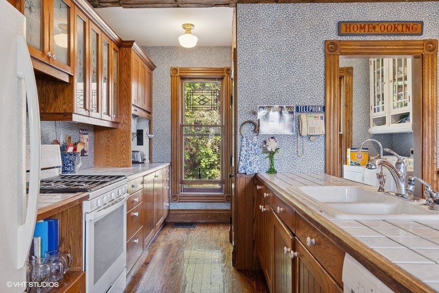 314 Washington Street Algonquin, IL 60102 - Photo 11 of 32