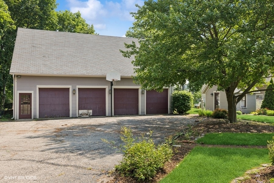 314 Washington Street Algonquin, IL 60102 - Photo 4 of 32