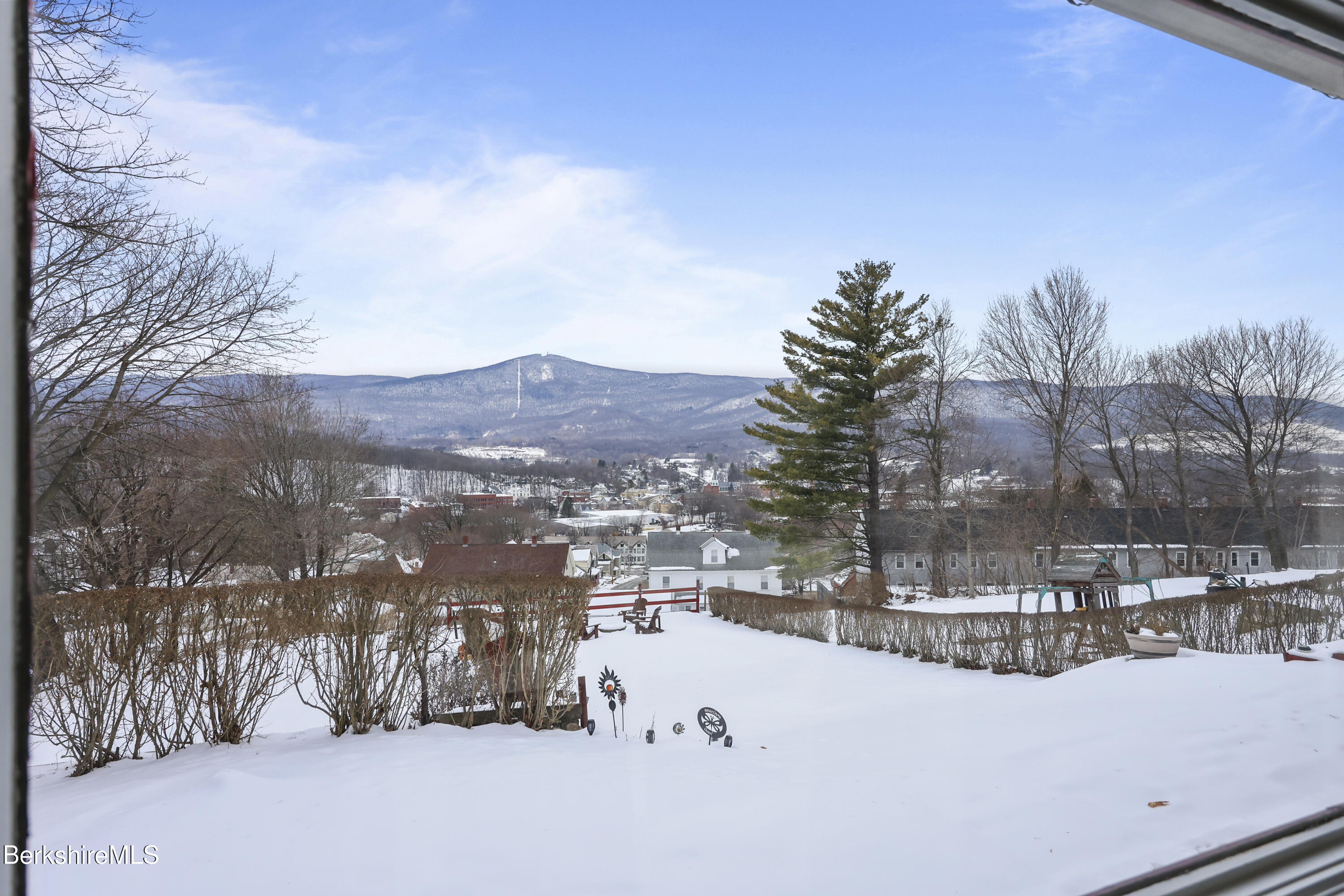 12 2nd Street Adams, MA 01220 - Photo 9 of 35 60 Dining Area View