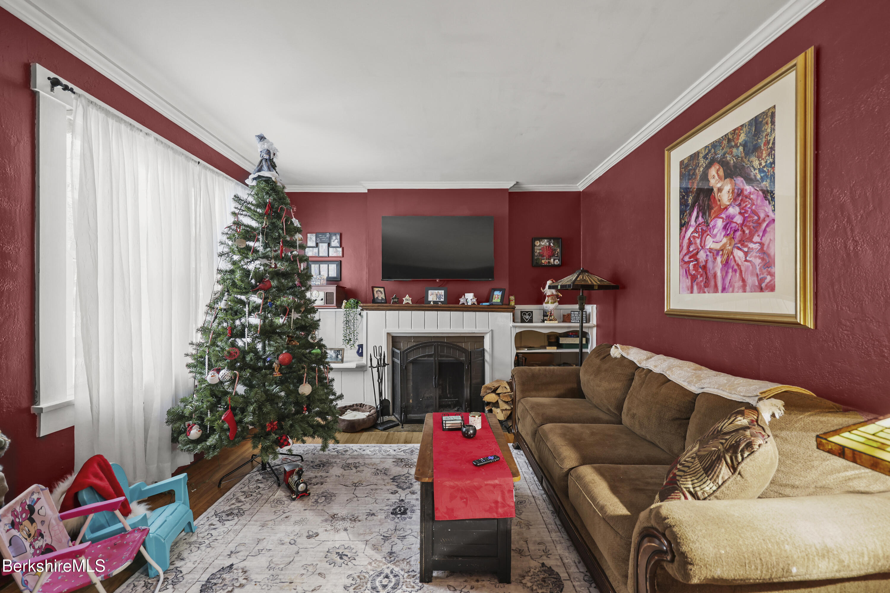12 2nd Street Adams, MA 01220 - Photo 10 of 35 15 Living Room