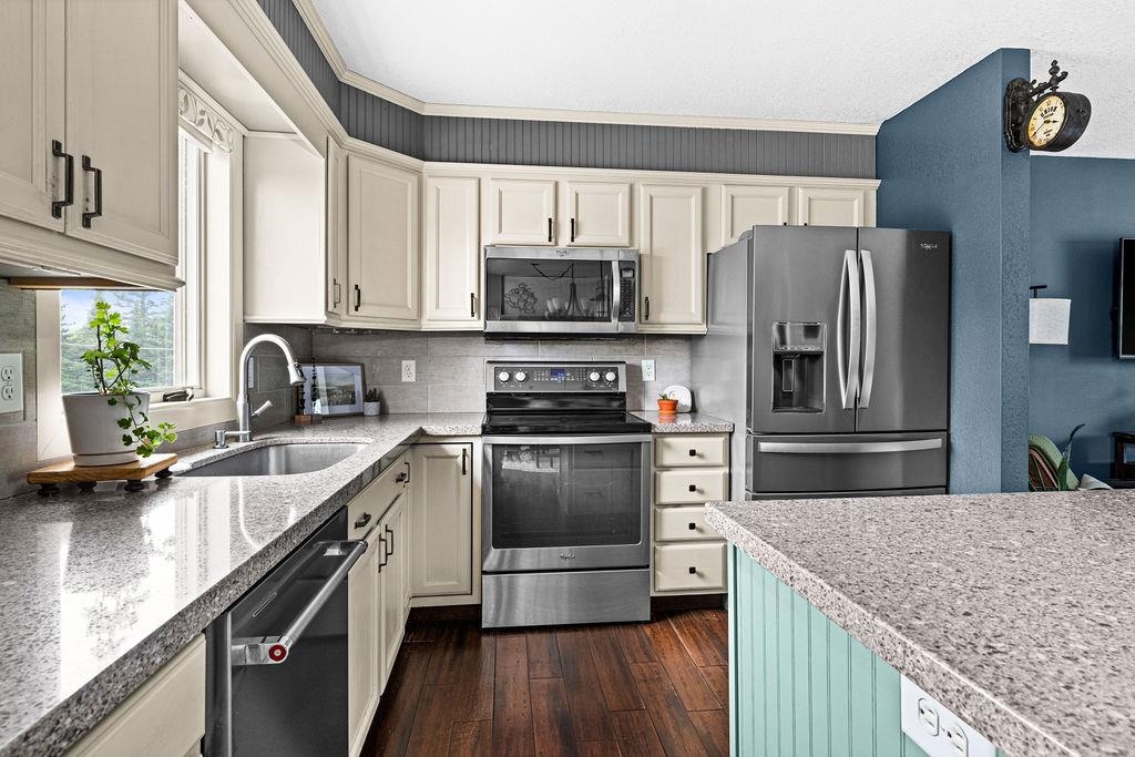 803 Almac Drive Proctor, MN 55810 - Photo 11 of 34