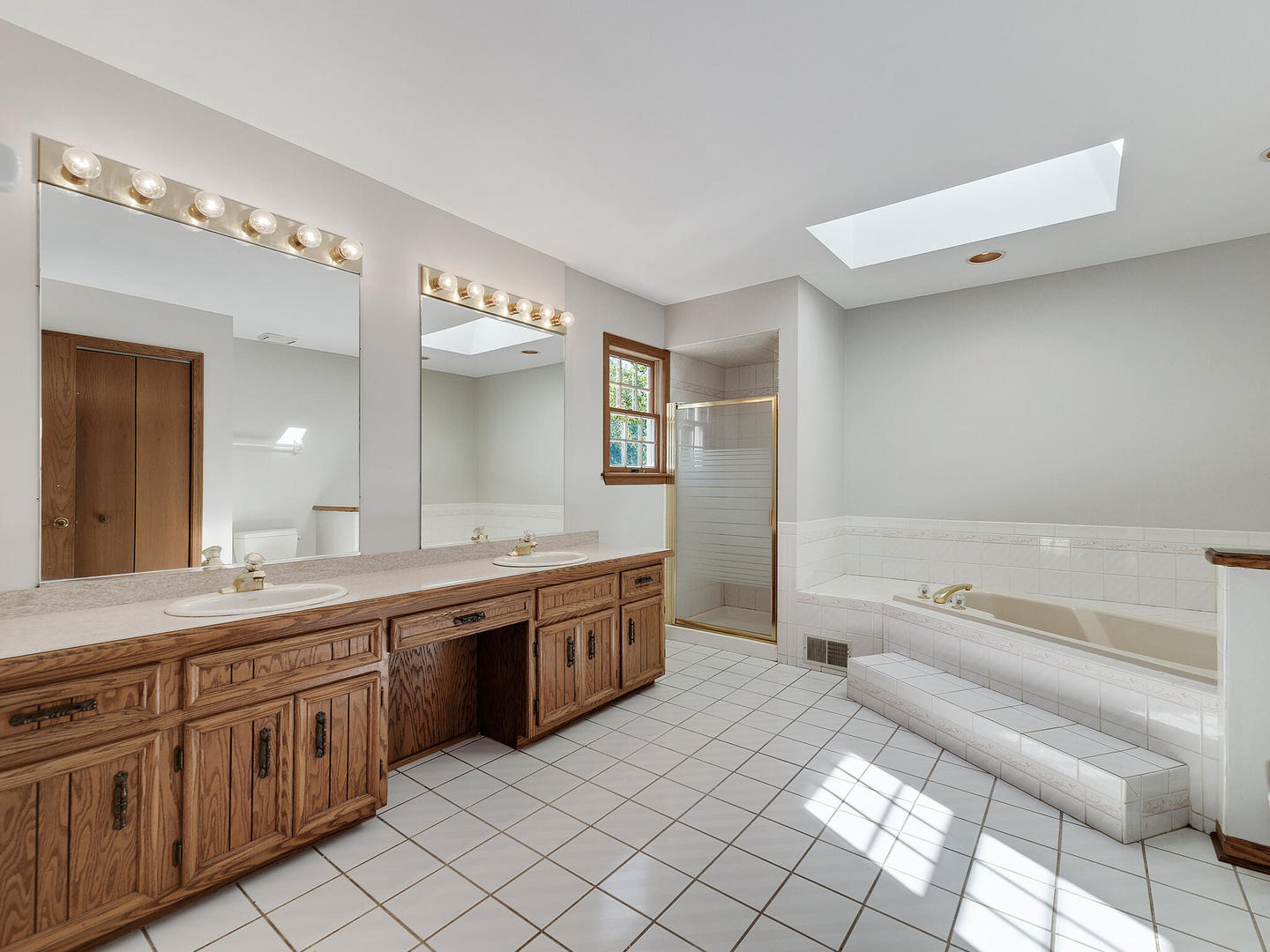 751 Woodcrest Lane Lemont, IL 60439 - Photo 18 of 31