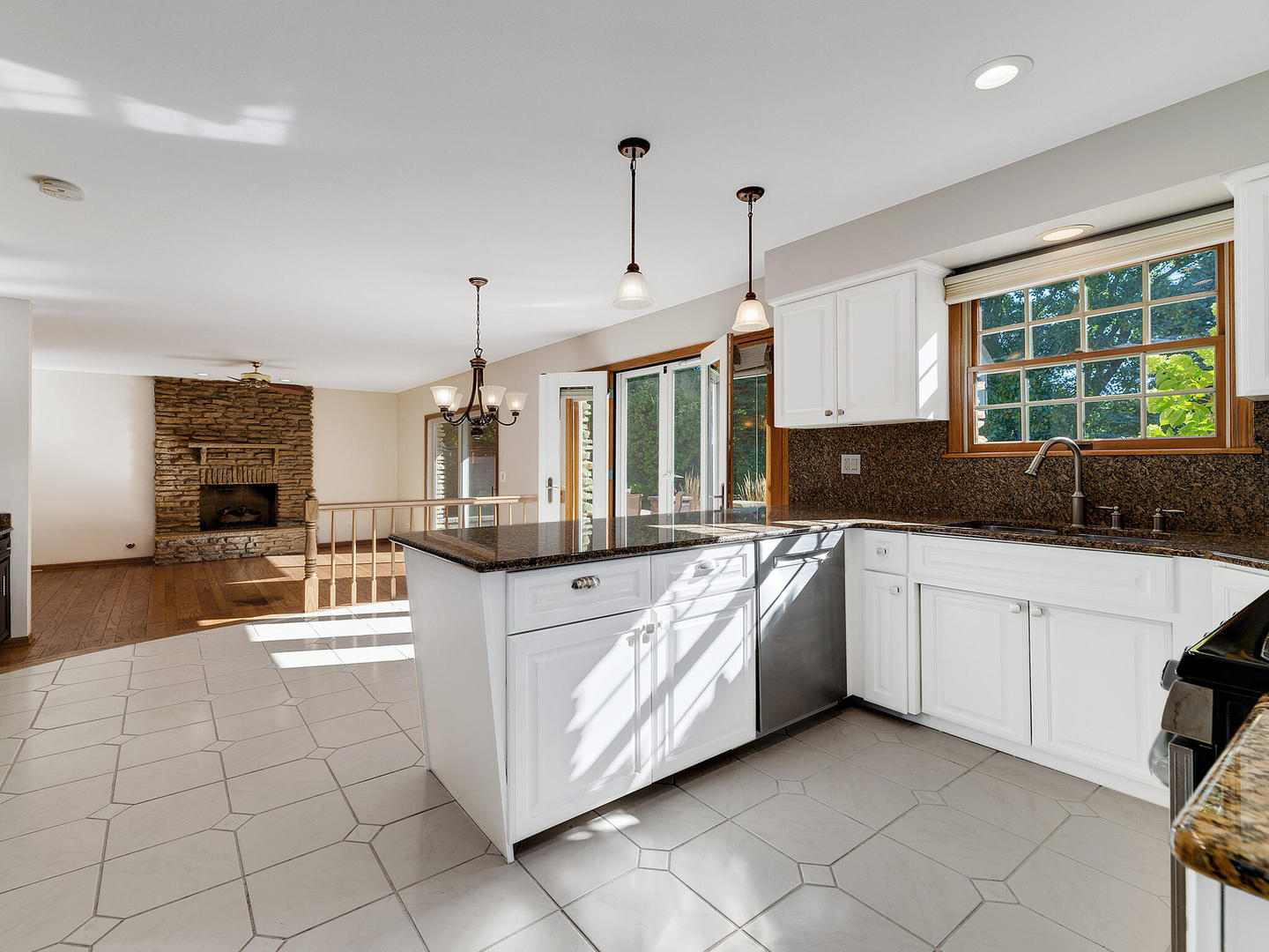 751 Woodcrest Lane Lemont, IL 60439 - Photo 9 of 31