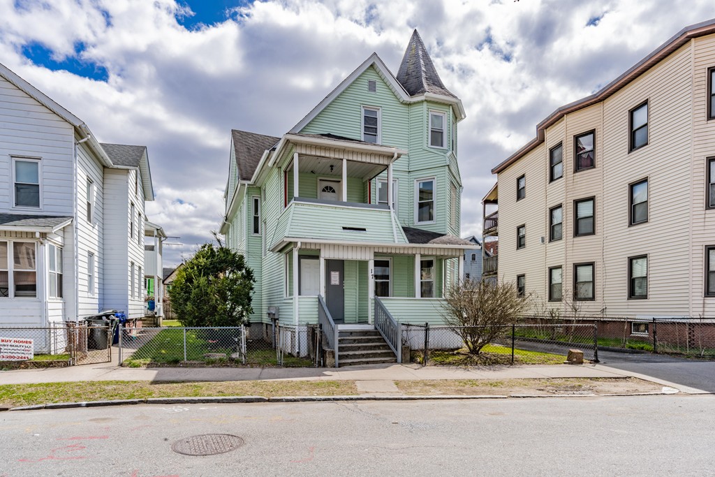 17 Marble Street Springfield, MA 01105 - Photo 1 of 37