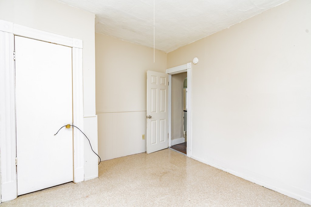 17 Marble Street Springfield, MA 01105 - Photo 34 of 37