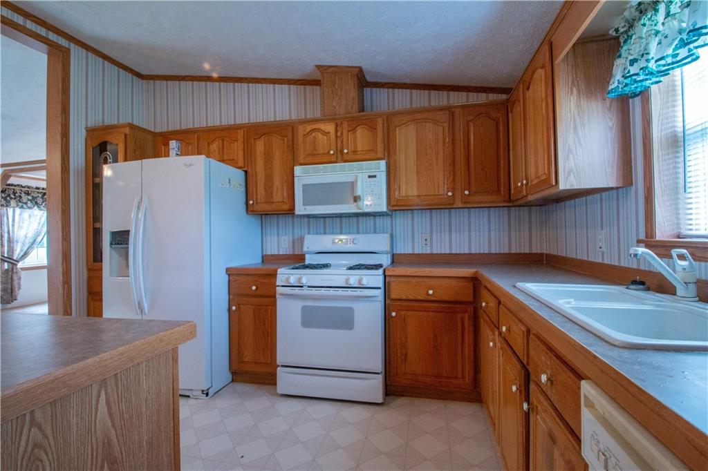1788 Mercer Grove City Road Mercer, PA 16137 - Photo 5 of 25