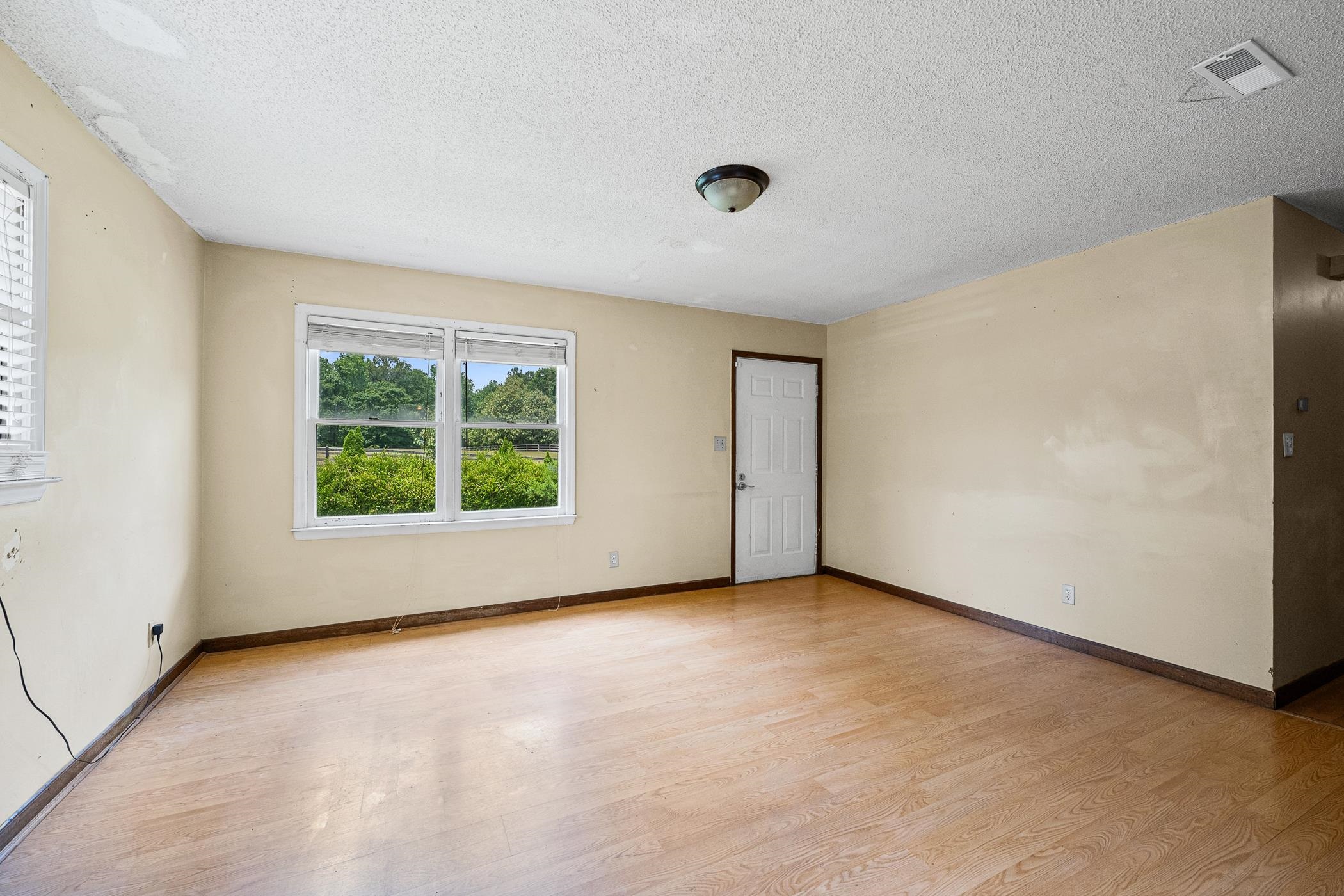 1033 Southfield Street Inman, SC 29349 - Photo 6 of 24 Gallery Image 6