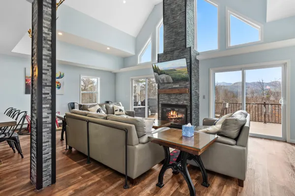 $1,195,000 | 17 Highwoods Drive, Unit 16 AND 17, Intervale, NH 03845