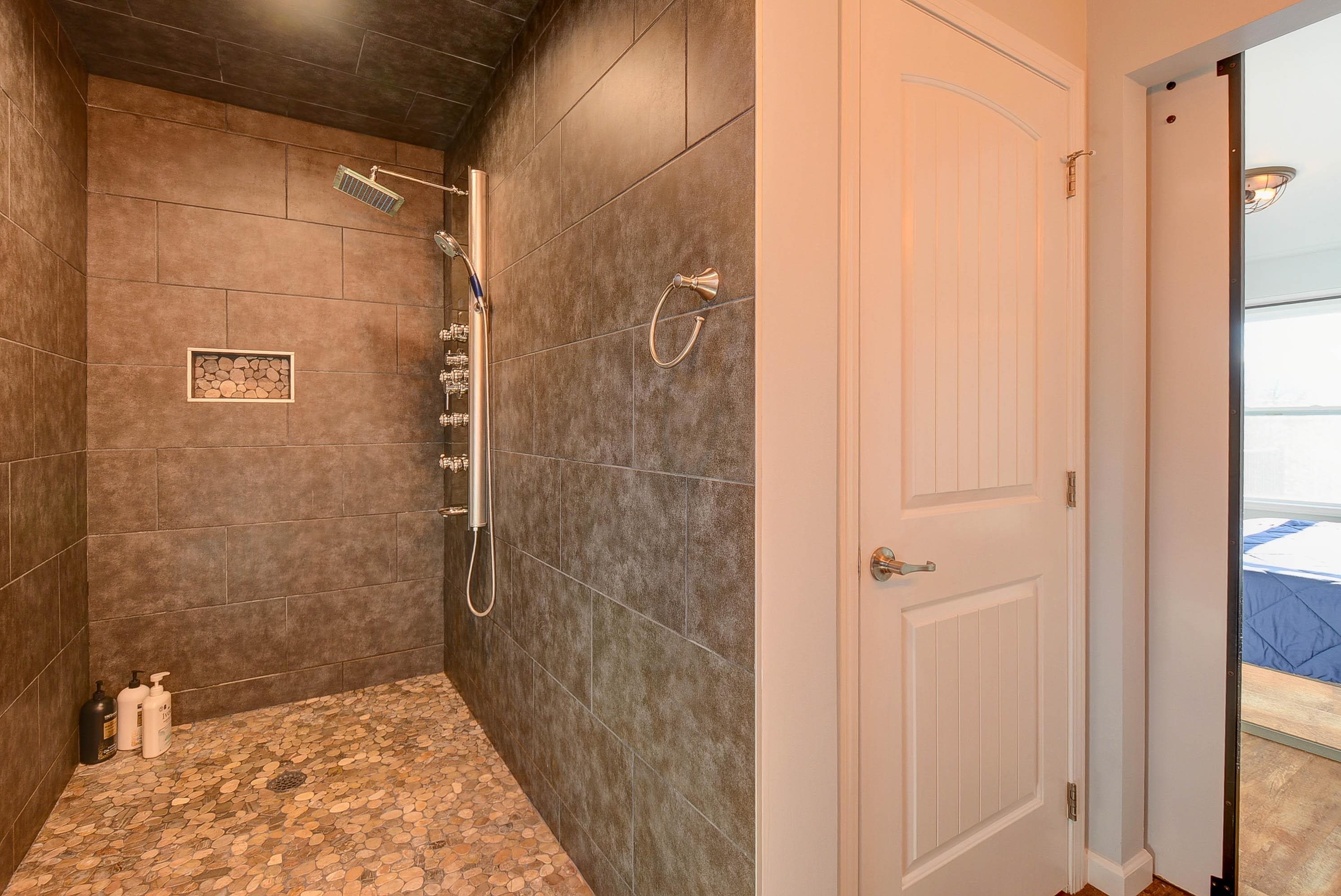 17 Highwoods Drive, Unit 16 AND 17 Intervale, NH 03845 - Photo 19 of 60