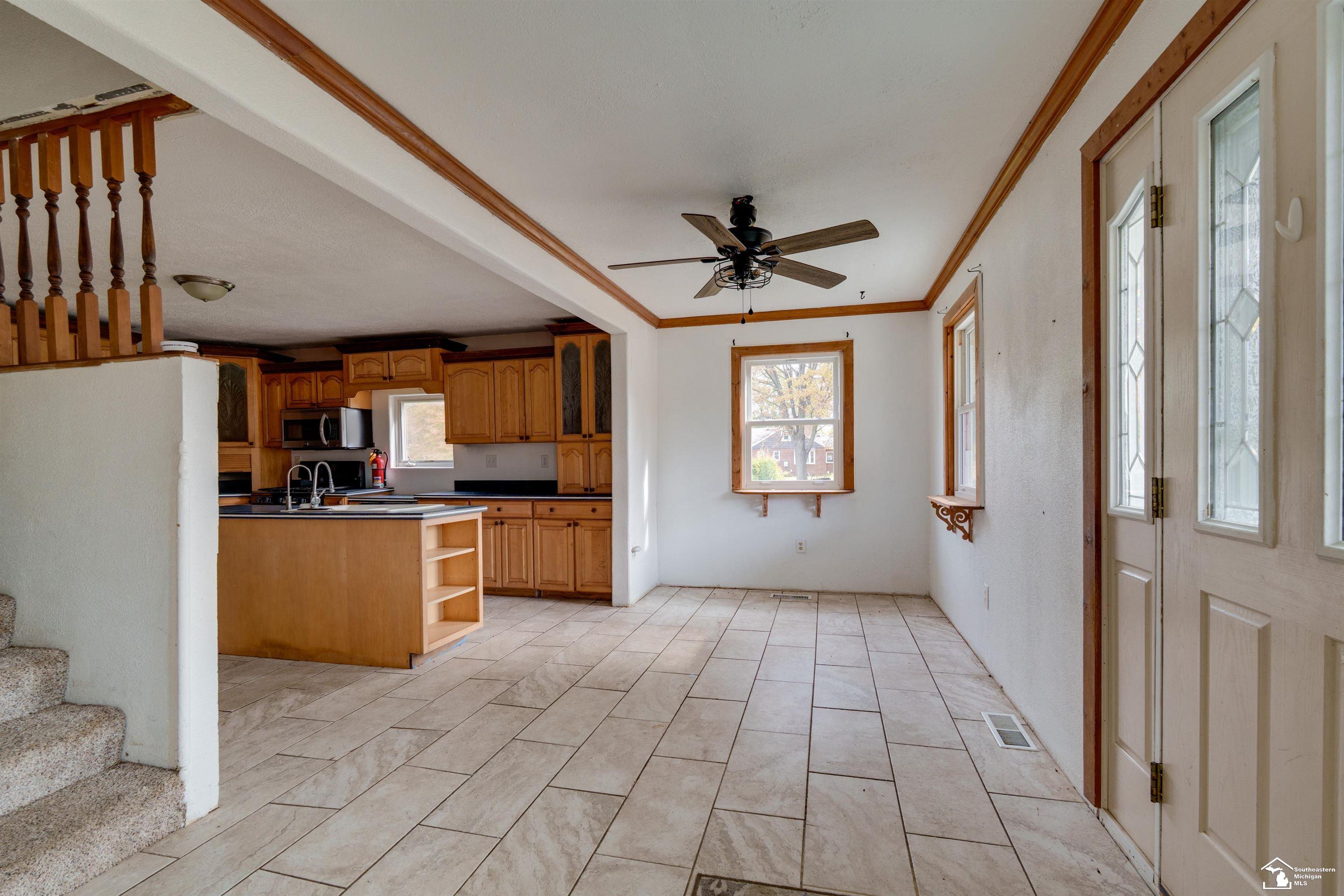 208 East Erie Road Temperance, MI 48182 - Photo 18 of 49 50193369-cb3bdb6d-bd5e-4224-b3e3-85a8a3794ae7.JPG
