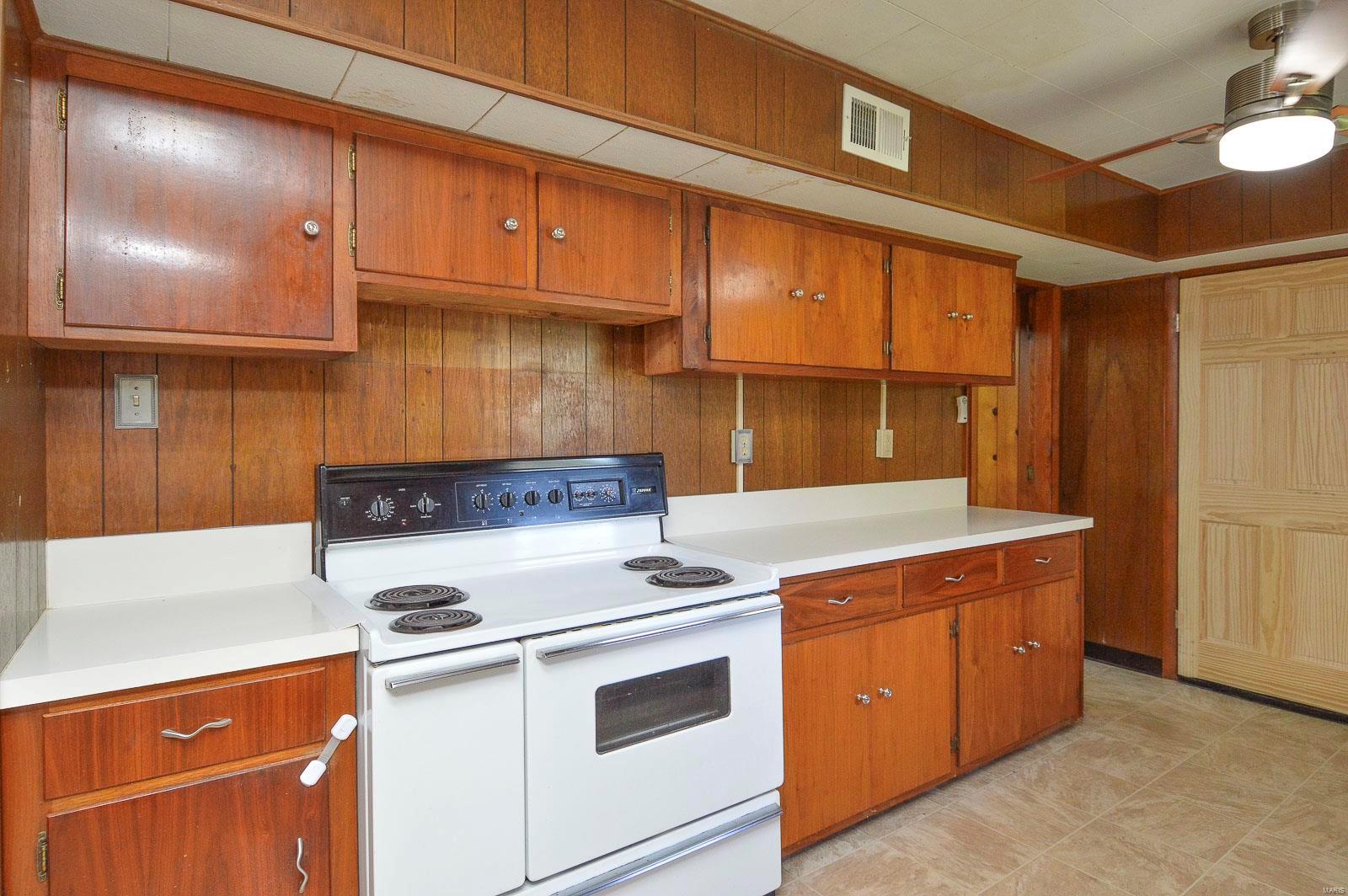 2113 East A Street Belleville, IL 62221 - Photo 11 of 34