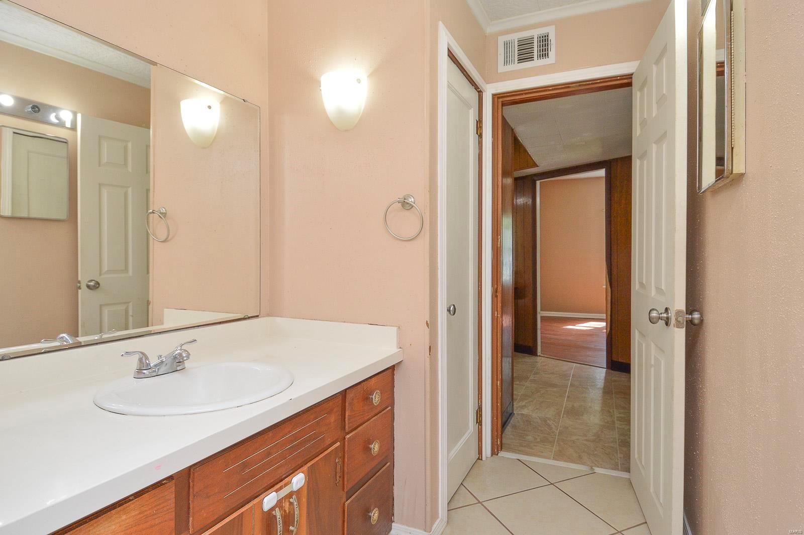 2113 East A Street Belleville, IL 62221 - Photo 16 of 34