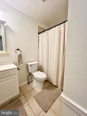 $1,890 | 3304 Wyndham Circle, Unit 238, Alexandria, VA 22302