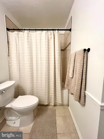 $1,890 | 3304 Wyndham Circle, Unit 238, Alexandria, VA 22302