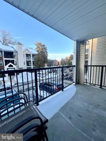 $1,890 | 3304 Wyndham Circle, Unit 238, Alexandria, VA 22302