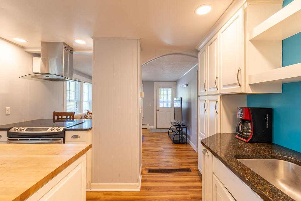 56 Bow Street Freeport, ME 04032 - Photo 10 of 22 90-2
