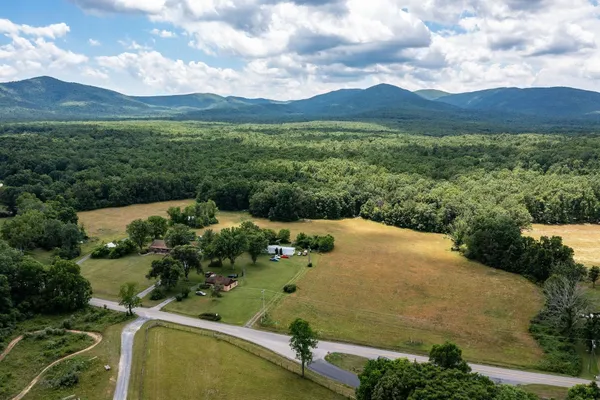 $845,000 | 1655 Howardsville Turnpike, Stuarts Draft, VA 24477