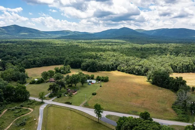 $845,000 | 1655 Howardsville Turnpike, Stuarts Draft, VA 24477