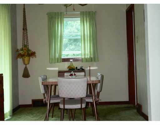 344 Boggs Road Imperial, PA 15126 - Photo 2 of 7 Dining Room.
