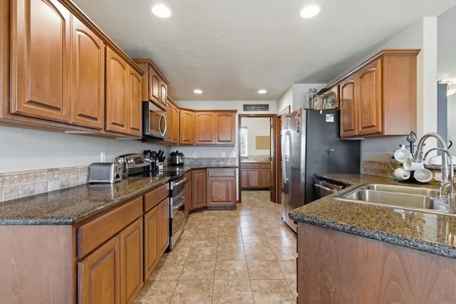 $599,000 | 1002 West Highpeak Drive, Spokane, WA 99224