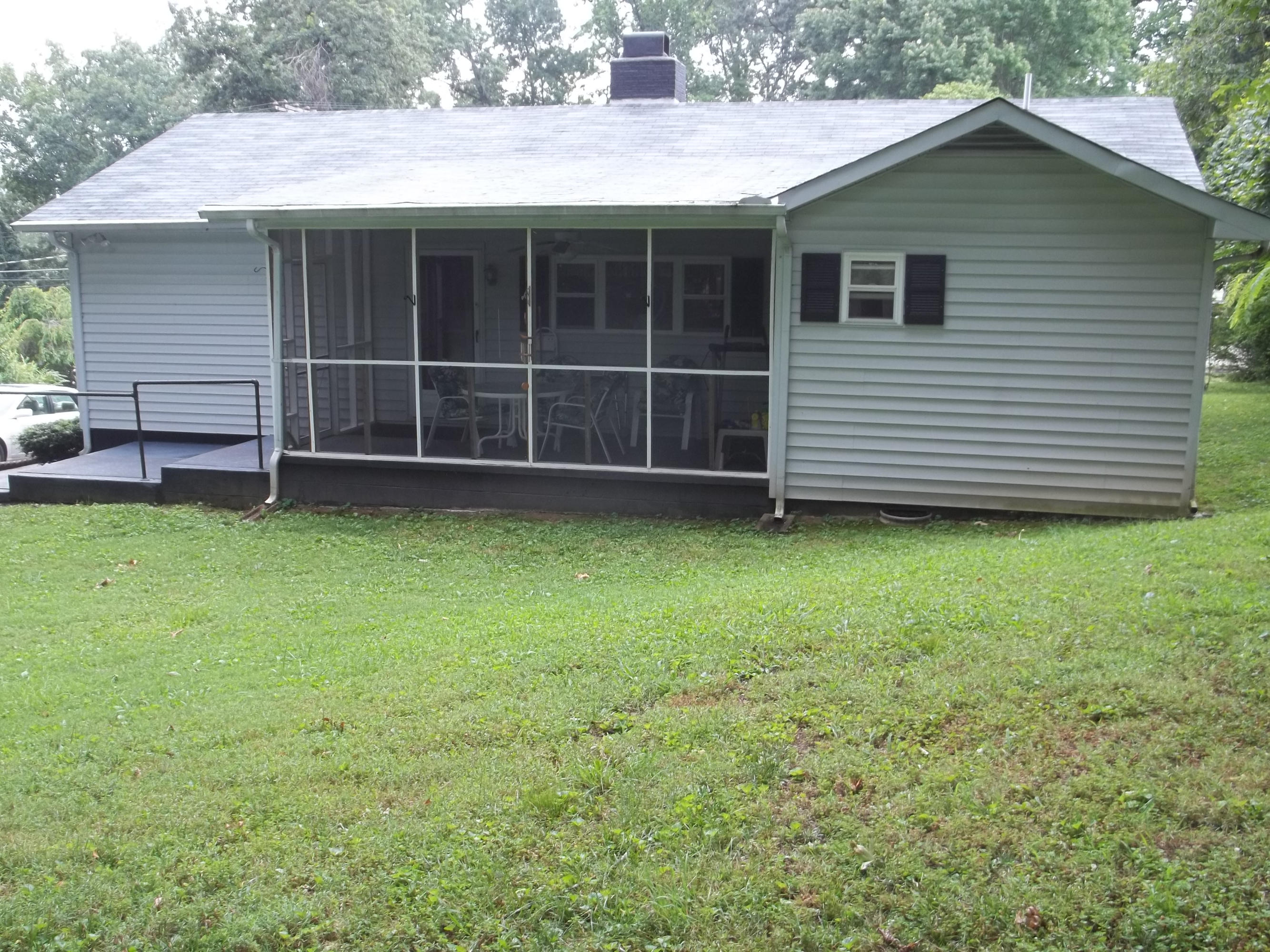 602 Florida Avenue Oak Ridge, TN 37830 - Photo 4 of 18 100_5859