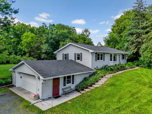 $350,000 | 15385 310th Street, Center City, MN 55012