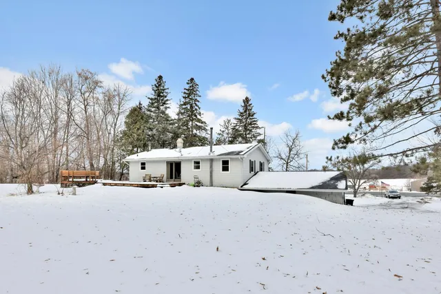 $350,000 | 15385 310th Street, Center City, MN 55012