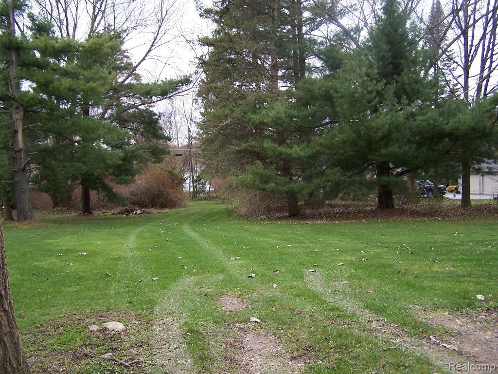 5715 Mabley Hill Road Fenton, MI 48430 - Photo 4 of 6