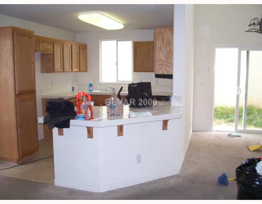7287 Plantanus Road Las Vegas, NV 89113 - Photo 4 of 12 Kitchen.