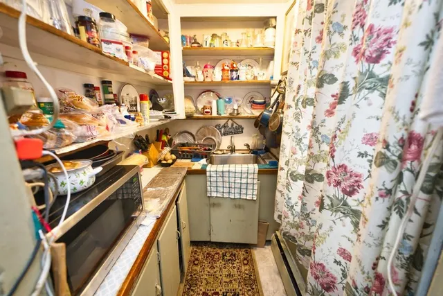 $329,000 | 898 Main Road, Tiverton, RI 02878