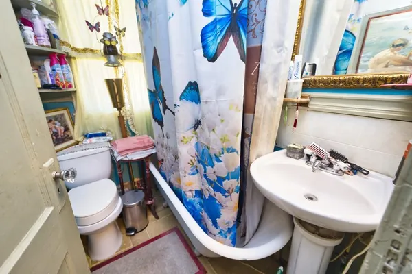 $329,000 | 898 Main Road, Tiverton, RI 02878
