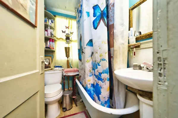 $329,000 | 898 Main Road, Tiverton, RI 02878