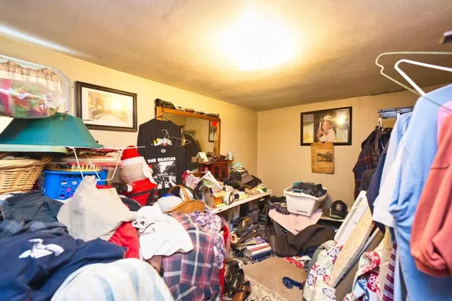 $329,000 | 898 Main Road, Tiverton, RI 02878