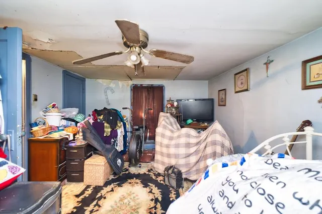 $329,000 | 898 Main Road, Tiverton, RI 02878