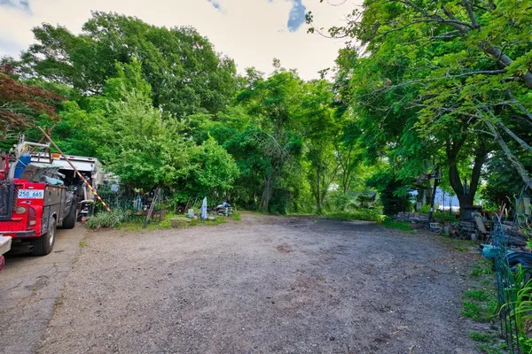 $329,000 | 898 Main Road, Tiverton, RI 02878