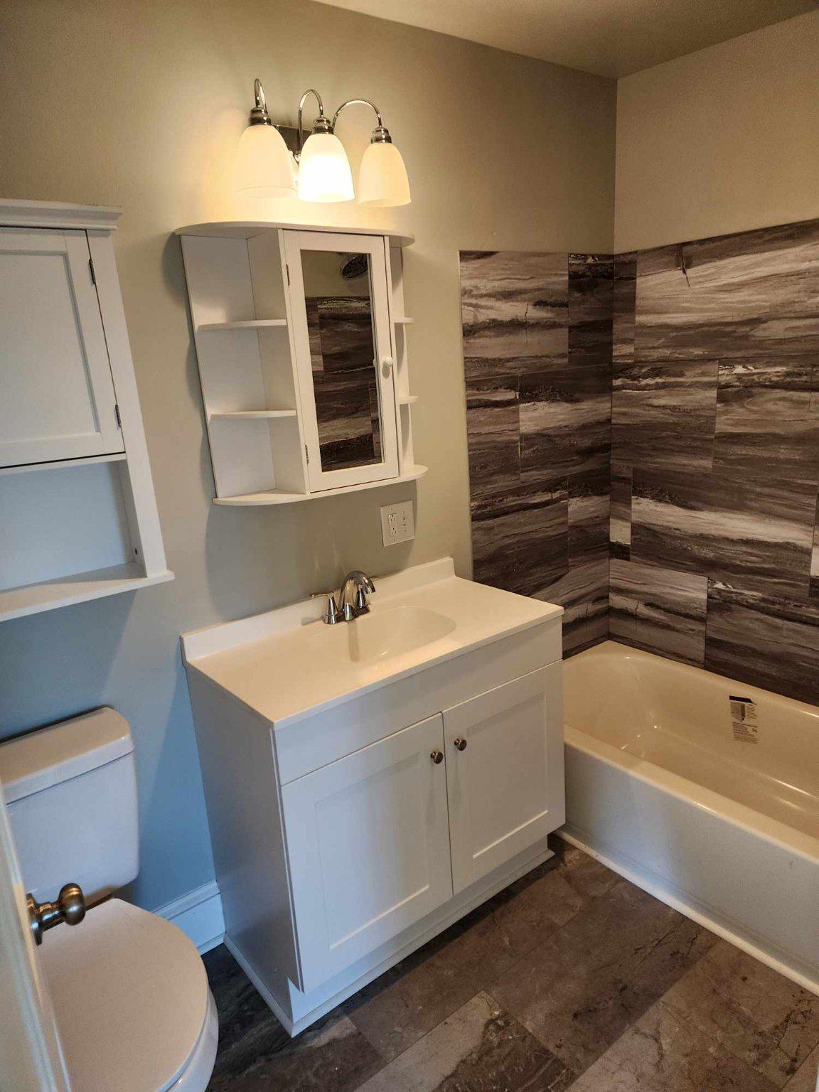 522 South Broadway Pitman, NJ 08071 - Photo 21 of 26 Upper Hall Bathroom with tub/shower combination