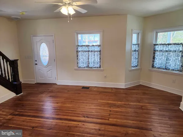 $3,000 | 522 South Broadway, Pitman, NJ 08071