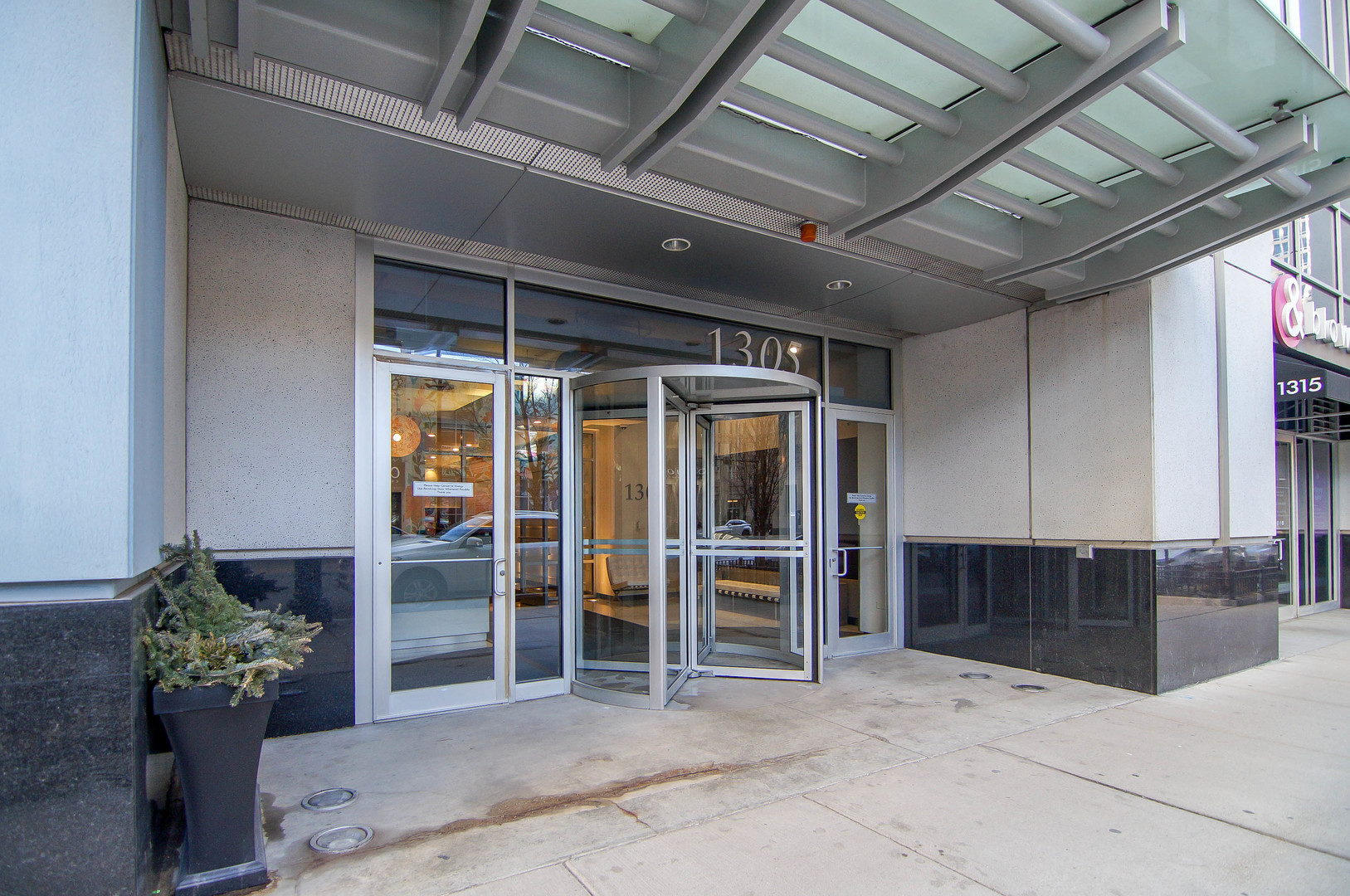 1305 South Michigan Avenue, Unit 810 Chicago, IL 60605 - Photo 2 of 18
