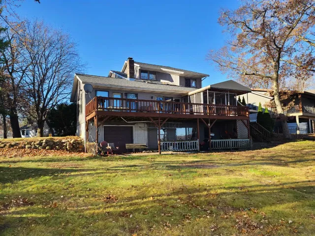 $615,000 | 506 Lake Shore Drive, Pardeeville, WI 53954