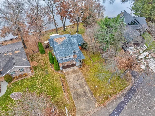 $615,000 | 506 Lake Shore Drive, Pardeeville, WI 53954