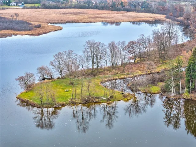 $615,000 | 506 Lake Shore Drive, Pardeeville, WI 53954