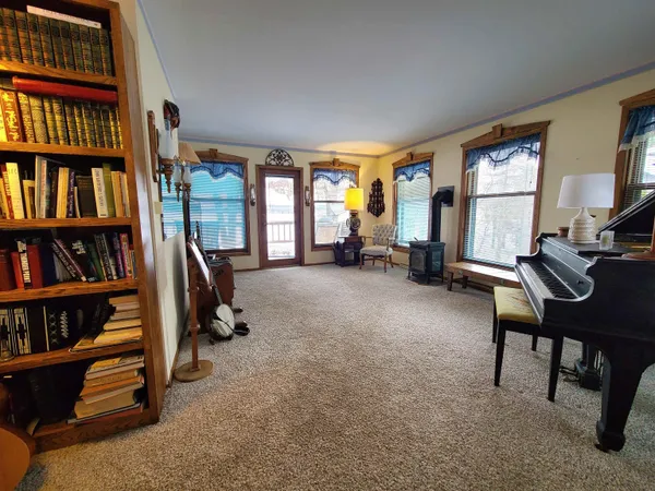 $599,900 | 506 Lake Shore Drive, Pardeeville, WI 53954