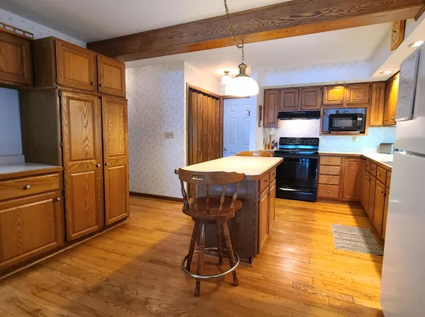 $599,900 | 506 Lake Shore Drive, Pardeeville, WI 53954