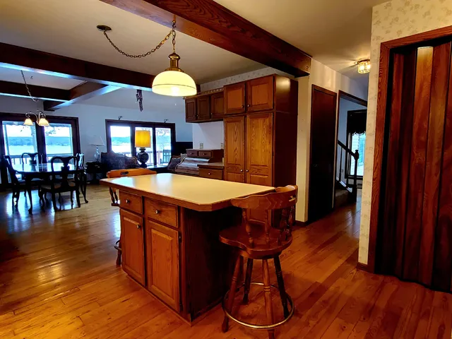 $615,000 | 506 Lake Shore Drive, Pardeeville, WI 53954