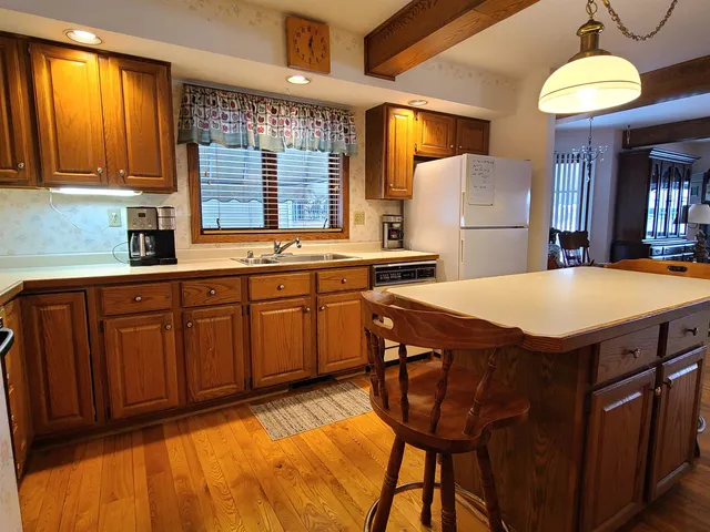 $615,000 | 506 Lake Shore Drive, Pardeeville, WI 53954