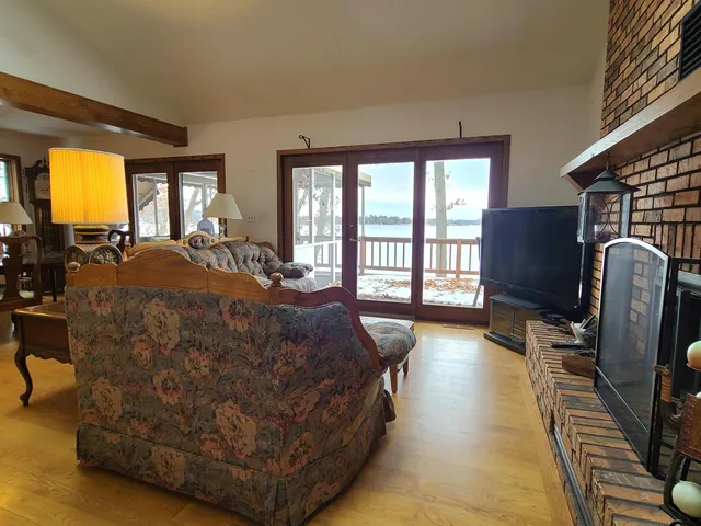 $615,000 | 506 Lake Shore Drive, Pardeeville, WI 53954