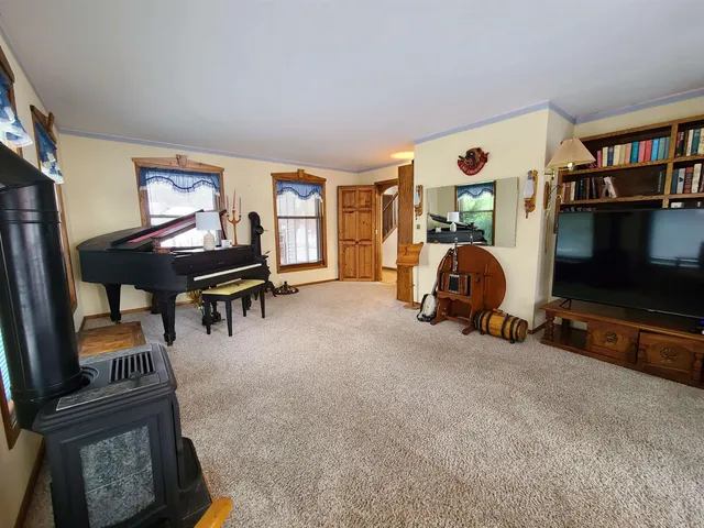 $615,000 | 506 Lake Shore Drive, Pardeeville, WI 53954